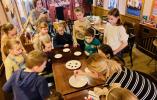 Cieszyn: Agata Romaniuk spotkała się z młodymi czytelnikami w Tramwaj Cafe