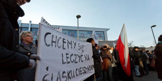 Mieszkańcy powiatu cieszyńskiego pikietowali w obronie szpitala