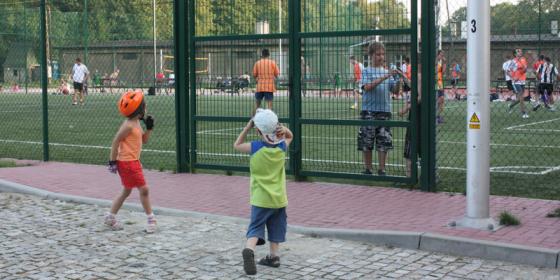 Park Sportowy pod Wałką: Mieszkańcy chcą dłużej otwartych boisk