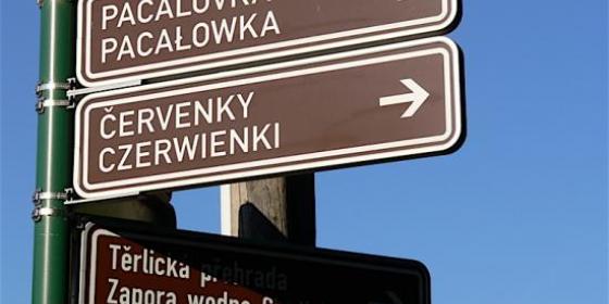 Wandale niszczą polskie napisy na Zaolziu