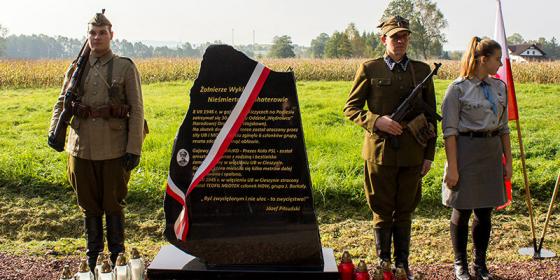 W Kiczycach odsłonięto obelisk Żołnierzy Wyklętych