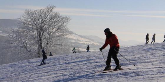 Gdzie na narty w Beskidy? Sprawdź aktualne warunki na stokach