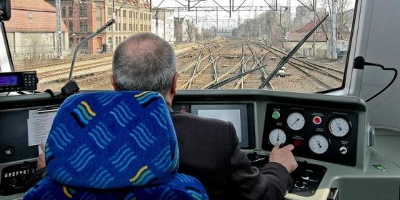 Z Czechowic-Dziedzic do Cieszyna osiem pociągów w ciągu doby? 