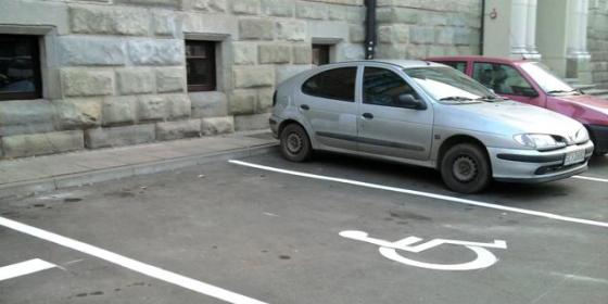 Zmiany w przyznawaniu kart parkingowych dla niepełnosprawnych