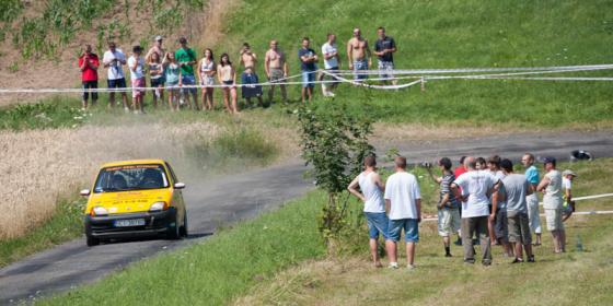 Rally OS Sprint Zamarski [ZDJĘCIA - Zawody odbyły się w minioną niedzielę w Zamarskach na ul. Rajdowej. Kierowcy mieli do pokonania trasę o długości 26,25 km (w tym 5,6 km prób). ]